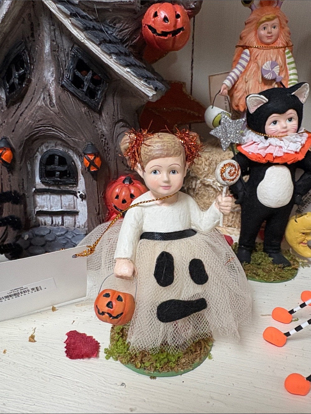 Bethany Lowe designs ‘little boo’